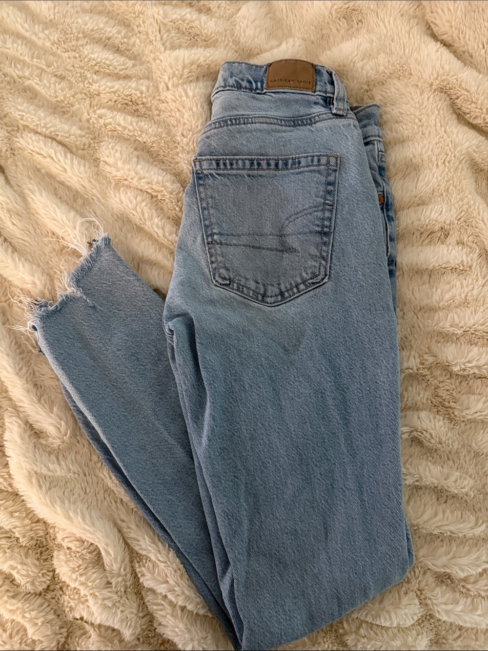 American Eagle Outfitters Light Blue Skinny Distressed Jeans - Picture 3 of 3